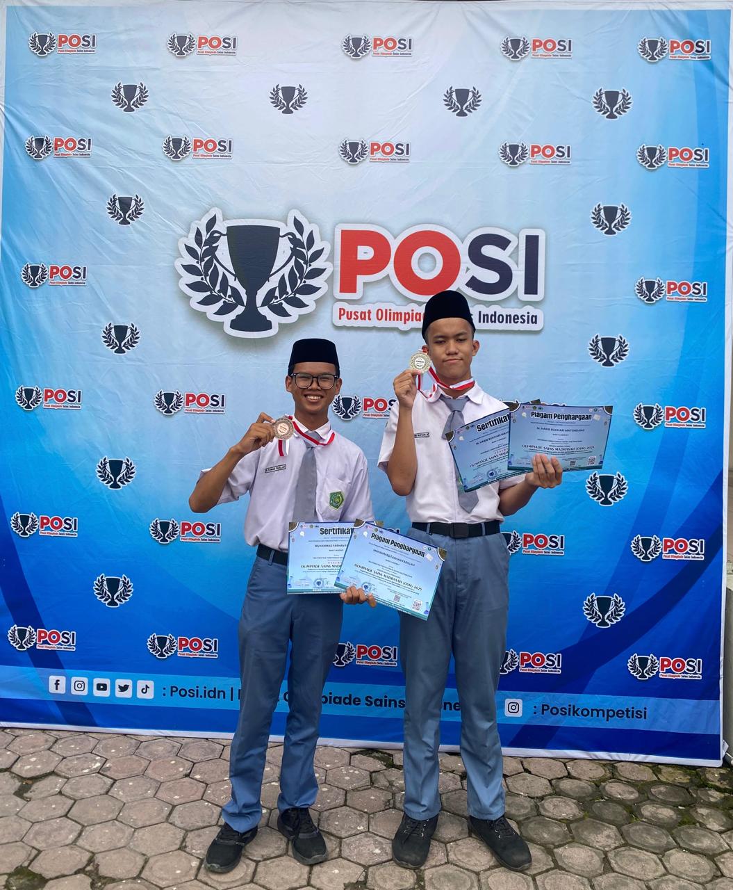 Dua Siswa MAN 1 Langkat Raih Medali di Ajang Olimpiade Sains Madrasah Tingkat Provinsi